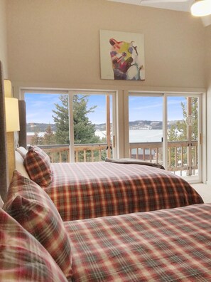 3 bedrooms, in-room safe, travel cot, WiFi