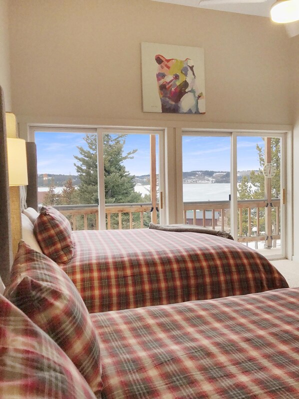 3 bedrooms, in-room safe, travel cot, WiFi