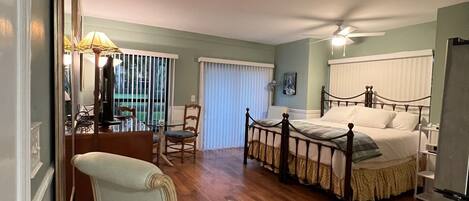 Iron/ironing board, free WiFi, bed sheets