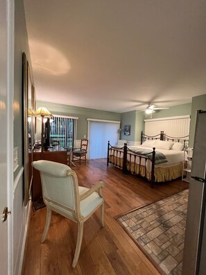 Iron/ironing board, free WiFi, bed sheets