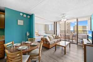 Interior - Royal Kuhio 1710 - Spacious Studio w/ Stunning Ocean City Views in Waikiki (Waikiki)