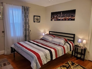 Camera Standard, 1 letto queen, non fumatori, vista giardino (New York (Shared Bathrooms)) | Biancheria da letto di alta qualità, materassi in memory foam