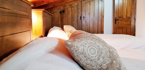 2 chambres, fer et planche à repasser, lit parapluie, Wi-Fi