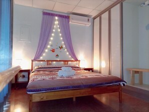 ستائر تعتيم وملاءات أسرّة