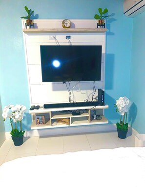 1 bedroom, in-room safe, iron/ironing board, WiFi - The White House Castle (Nassau)