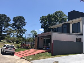 Exterior - Contemporary house near the beach with heated pool, hot tub and barbecue (Campeche Leste)