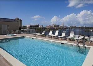 Alberca en la azotea y alberca climatizada