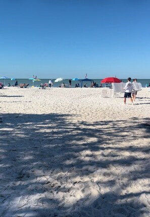 Beach nearby, sun-loungers, beach towels