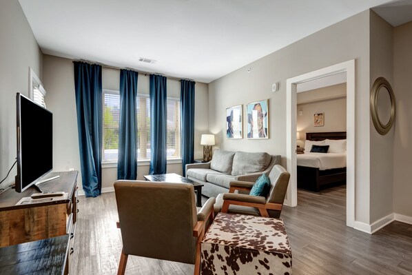 Téléviseur, bureau