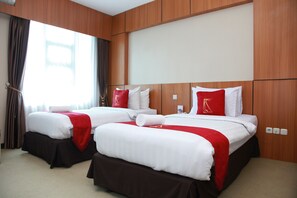 Phòng 2 giường đơn Superior | Két bảo mật tại phòng, bàn, khu vực làm việc phù hợp cho laptop