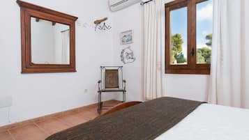 3 slaapkamers, een strijkplank/strijkijzer, gratis wifi, beddengoed