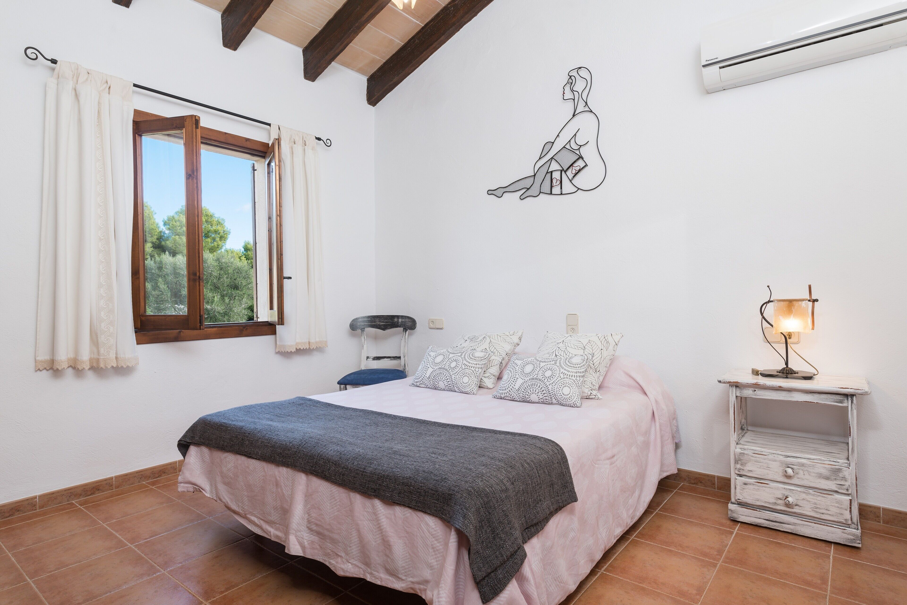 3 dormitorios, tabla de planchar con plancha, wifi gratis y ropa de cama