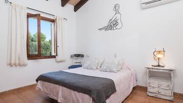 3 dormitorios, tabla de planchar con plancha, wifi gratis y ropa de cama
