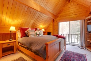 3 bedrooms, desk, iron/ironing board, Internet - 2 Mi to Northstar Resort: Idyllic Cabin w/ Shuttle (Truckee)
