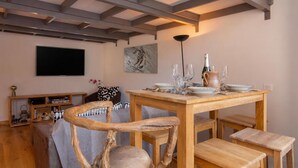 Interior - Grand Roc C314 280m from Slopes, View, Parking & WiFi, Argentière (Chamonix), France (Argentière (Chamonix))