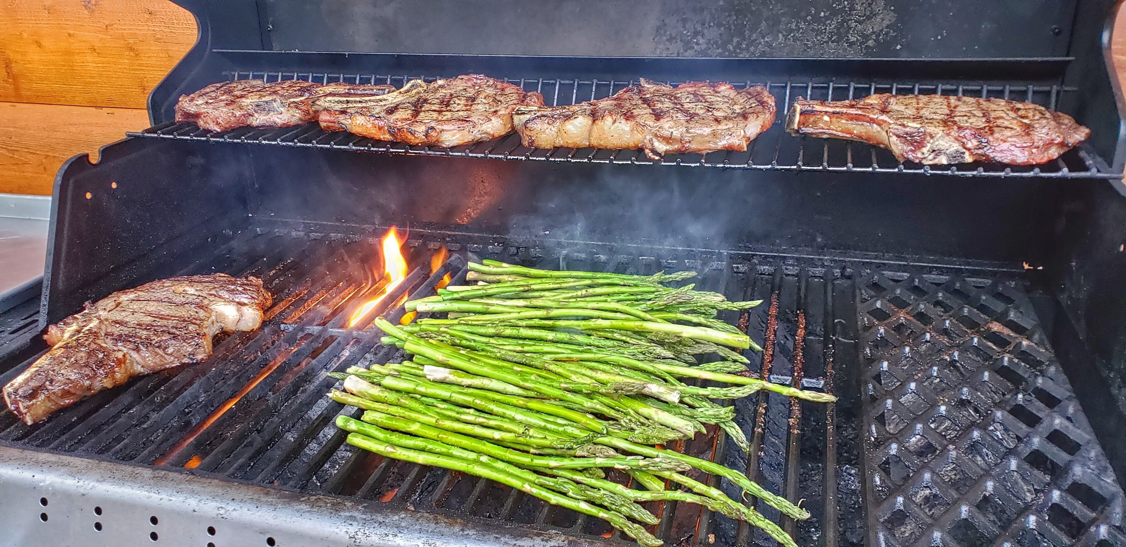 Comida y bebida