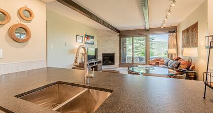 West Condominiums | Walk to Slopes | Views!