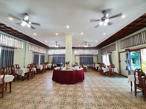 Daily continental breakfast for a fee - Sam Moon's Hotel Angkor (Siem Reap)