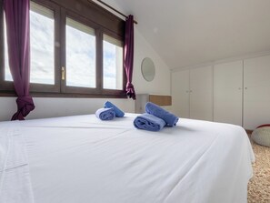 2 slaapkamers, een strijkplank/strijkijzer, wifi