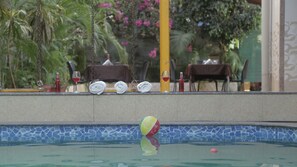 Indoor pool - Aroma Retreat, Lonavala (Tungarli)