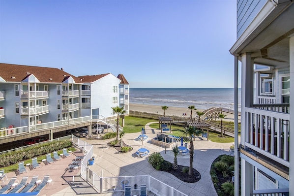 Condo, 1 Bedroom | Property grounds