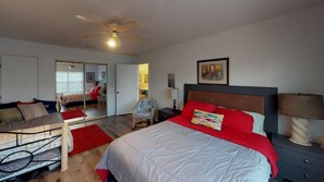 Townhouse, 3 kamar tidur | 3 kamar tidur, setrika/meja setrika, Wi-Fi gratis, dan seprai linen