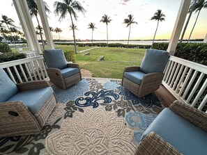 Property grounds - Marlin House 52: Gated Luxury Villa w/ Dockage, Sunset Views and Pool (Marathon)