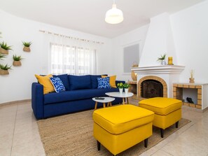 TV, fireplace - Villa Bel Mar by Stay ici | Algarve Holiday Rental (Albufeira)