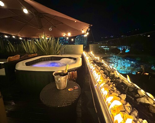 Loft + private terrace with jacuzzi, fireplaces, cinema, panoramic view