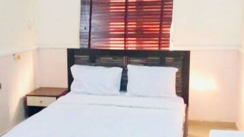 Executive-huone | Kylpyhuone | Suihkun ja ammeen yhdistelmä, sadesuihkupää, ilmaiset hygieniatuotteet