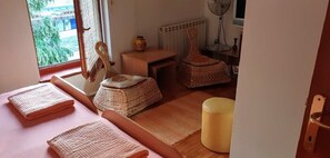 Double Room | Living area | Flat-screen TV