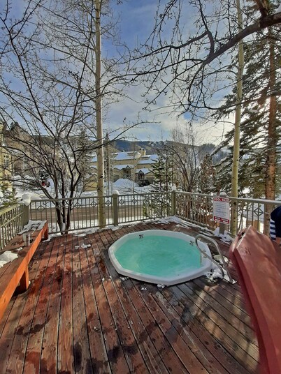 Beaver Creek Village-Ski In/Out, Private Hot Tub, Pool, Walk to Village.