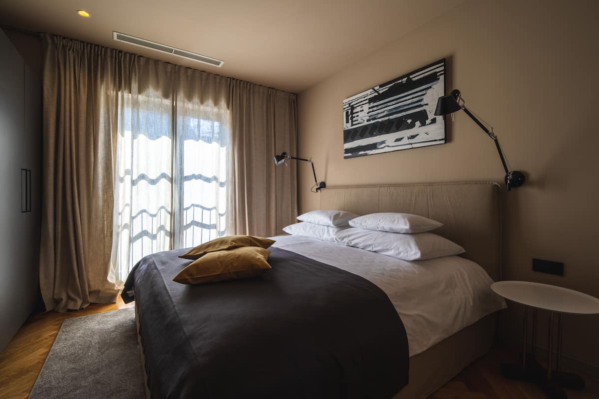 Minibar, in-room safe, blackout drapes, soundproofing