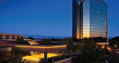 🏖️ Lovely Beachside Studio @ The Shores | Deck + Bay Views + Champagne Welcome ➠ 5679