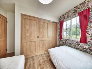 2 bedrooms, bed sheets