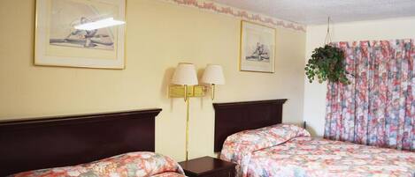 1 chambre, coffre-fort, bureau, fer et planche Ă repasser