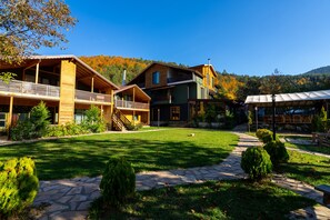 Front of property - Abant Villa Otel (Bolu)