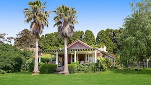 Property grounds - Cloudland (Red Hill)