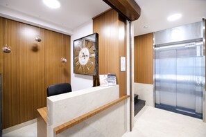 Quầy tiếp tân