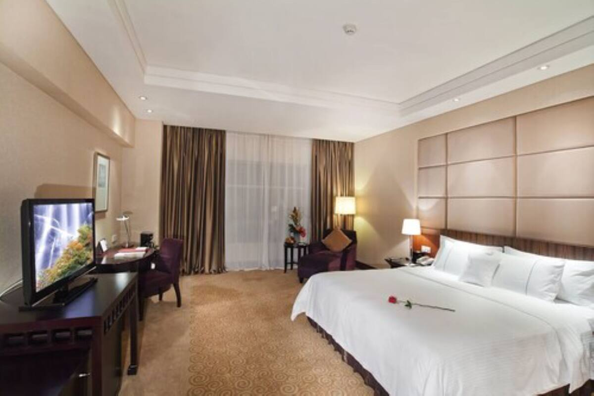 Minibar, in-room safe, desk, blackout drapes