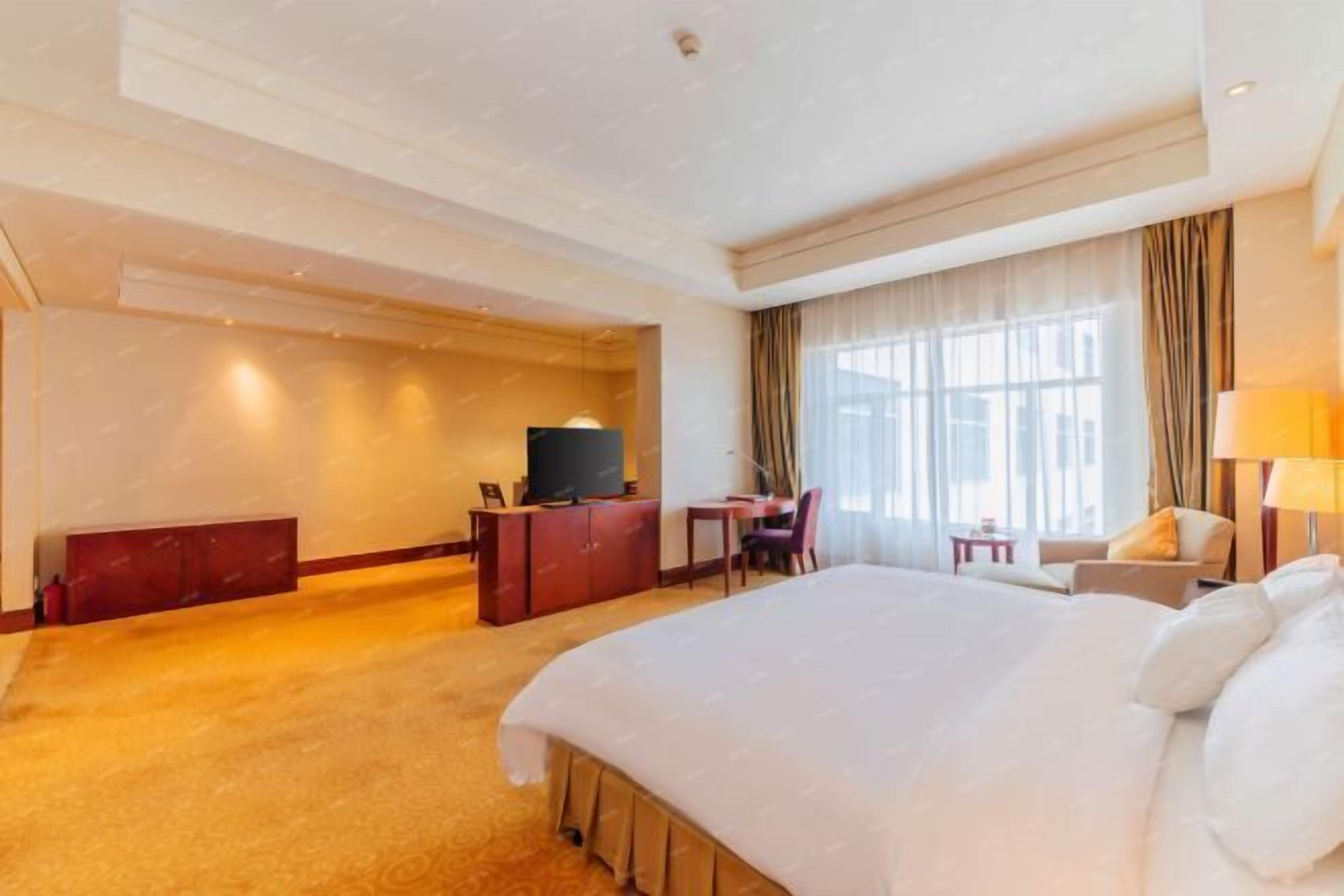 Minibar, in-room safe, desk, blackout curtains