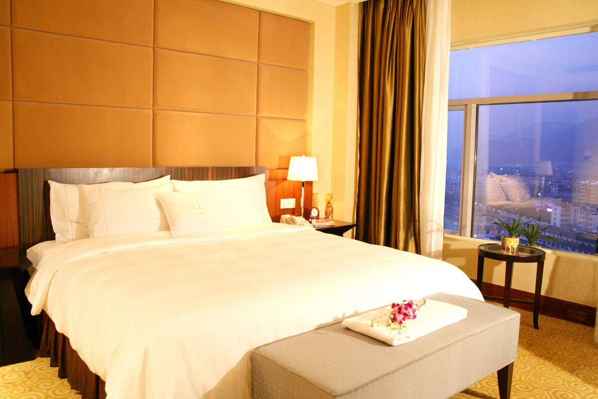 Minibar, in-room safe, desk, blackout drapes