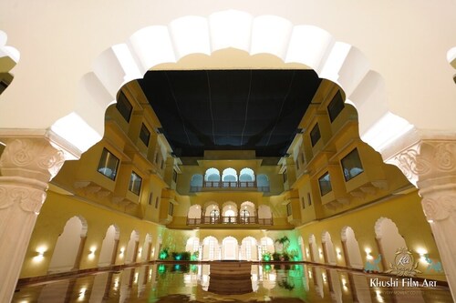 Hotel Raj Bagh Palace