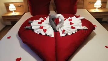 8 soveværelser, skrivebord, strygejern/strygebræt, weekendseng