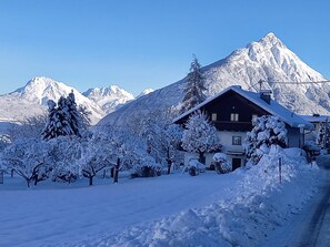 Unclassified image, 3 of 87, button - Holiday home in Tyrol at 1000 m above sea level with garden and barbecue - Haus Alfred Grall (Imsterberg)