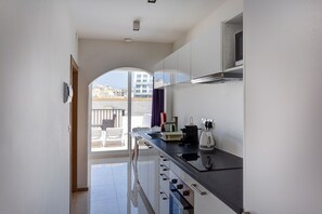 Apartment (1 Bedroom) | Eigene Küche | Ofen, Kochgeschirr/Geschirr/Besteck