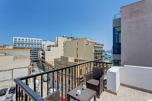 Apartment (1 Bedroom) | Balkon