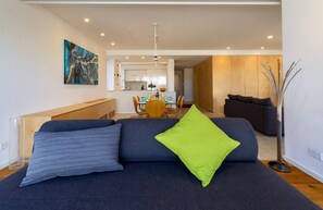 2 bedrooms, laptop workspace, iron/ironing board, free WiFi