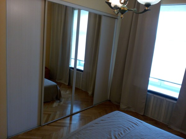 Apartemen | 1 kamar tidur, setrika/meja setrika, Wi-Fi gratis, dan seprai linen