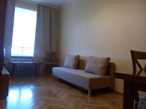 Apartemen | Ruang keluarga | TV LCD